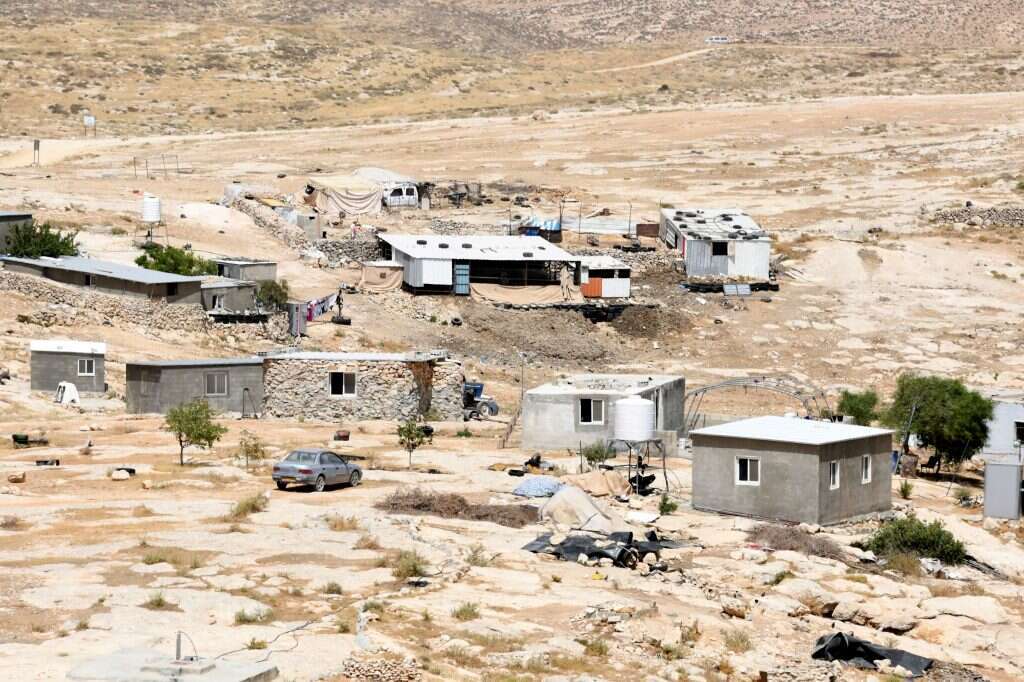 "כשמציעים למישהו מיטא 50-60 דונם בשביל הגמלים שלו, אז הוא הולך ולוקח. מה רע לו?". דרום הר חברון. | יוסי זליגר "כשמציעים למישהו מיטא 50-60 דונם בשביל הגמלים שלו, אז הוא הולך ולוקח. מה רע לו?". דרום הר חברון. | יוסי זליגר