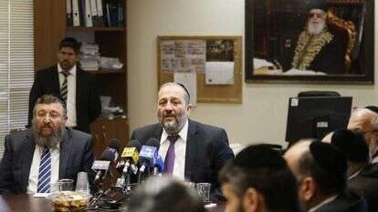 יו"ר ש"ס אריה דרעי וח"כ יואב בן צור. | דודי ועקנין