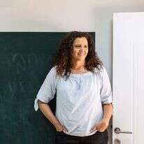 ד"ר בת חן וינהבר. | אריק סולטן