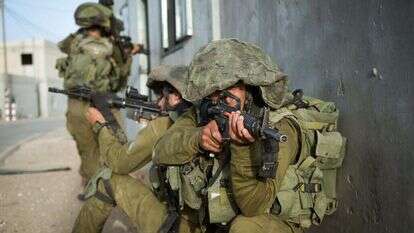 לוחמי חטיבת הצנחנים באימון. | דו"צ