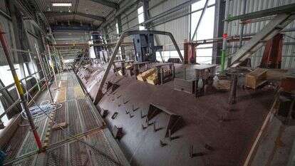 האח"י דרקון בשלבי הבנייה שלה. | דו"צ