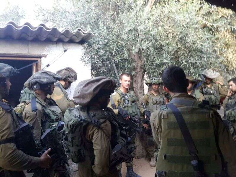 כולם הלכו אחריו. בניה עם החיילים בעזה, ימים לפני שנהרג