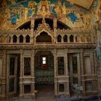 המנזר הרומני מבפנים. | אריק סולטן