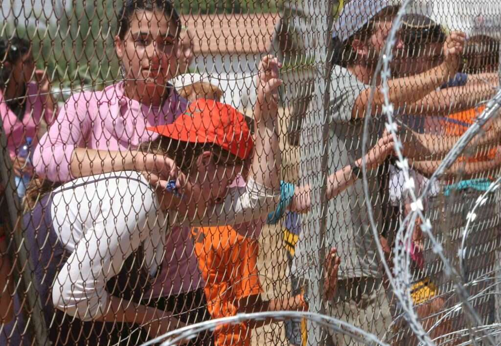 ההתנתקות יצרה חוסר אמון בין רבים בציונות הדתית לבין המדינה כמוסד. כפר מימון, 2005. | מרים צחי