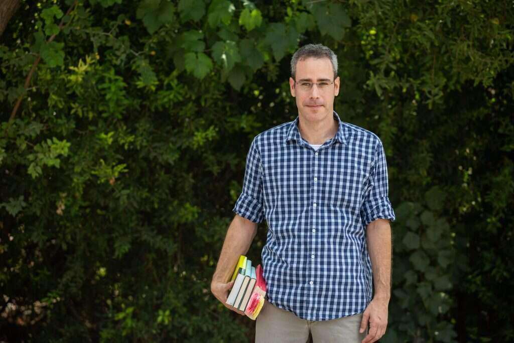 ד"ר עמית ברץ. | אבישג שאר ישוב