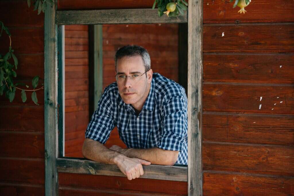 לומדים את כתבי הומרוס. מתוך האודיסיאה. | שאטרסטוק