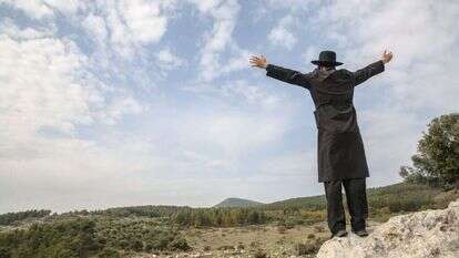 האם תוכני התפילות שנתקדשו תואמים את מבחני הזמן והמקום בקוממיותנו בארצנו ובהתפתחויות החברתיות בעמנו ובכלל? | שאטרסטוק