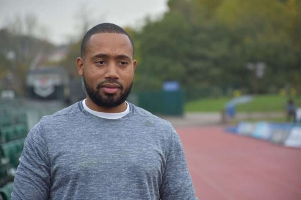 מאמן בריטי בשלט רחוק. ריאן פקלטון. | באדיבות University of Bedfordshire