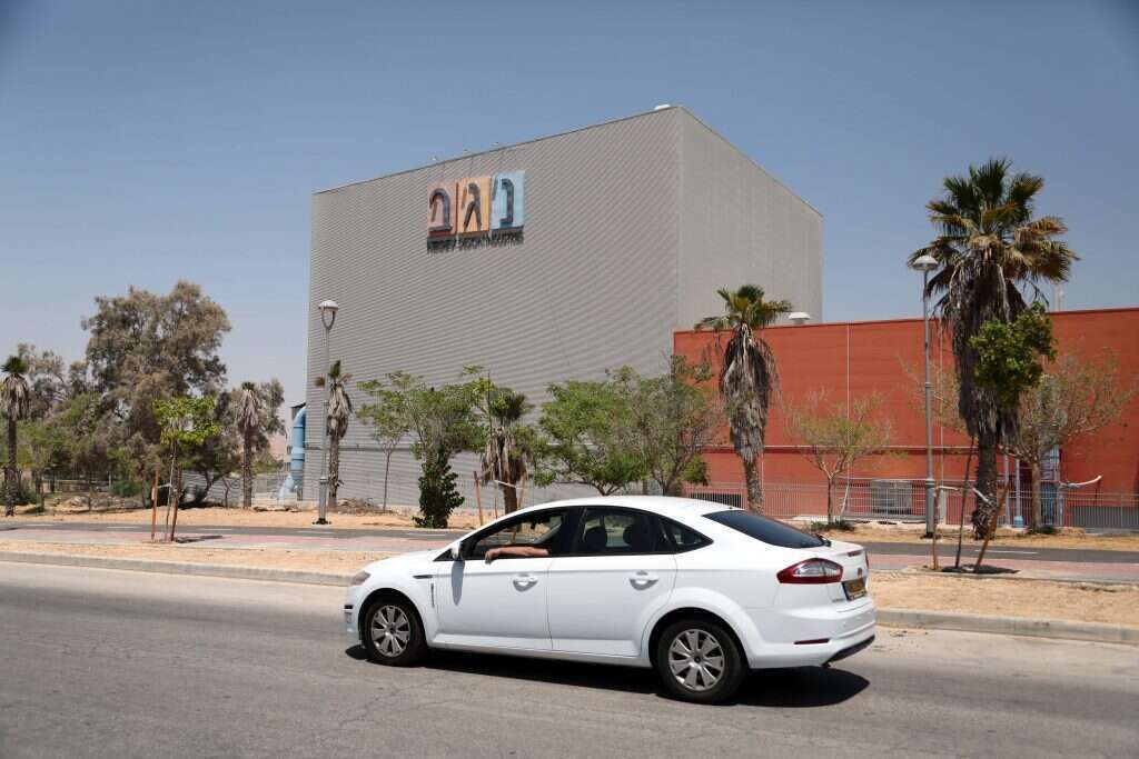 מפעל נגב קרמיקה בירוחם. | גדעון מרקוביץ