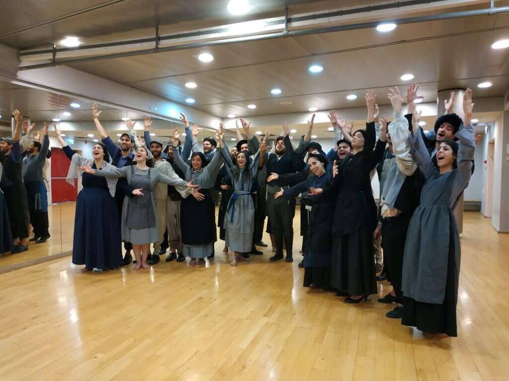 צילומים לטריילר להצגה "כנר על הגג". "גודמן" - ביה"ס למשחק בנגב (באר שבע). | יח"צ