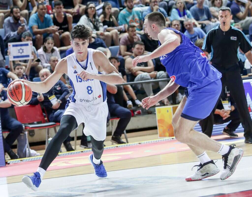 דני אבדיה במשחק מול נבחרת איטליה. | דני מרון