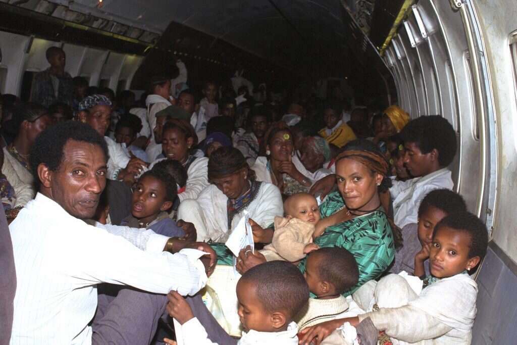 יחסי הכוחות בין הורים לילדים התהפכו. "מבצע שלמה" להעלאת יהודי אתיופיה. | נתן אלפרט, לע"מ