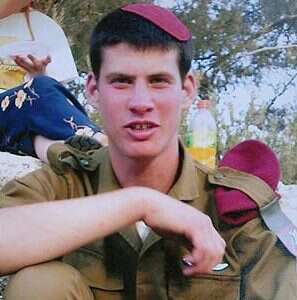 שכנים למושב וחברים למחזור. בן־ציון הנמן ז"ל. | באדיבות המשפחה