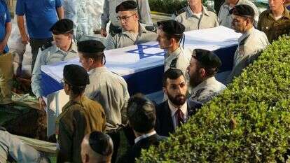 הלווייתו של זכריה באומל ז"ל בהר הרצל, אפריל 2019. | אורן בן חקון