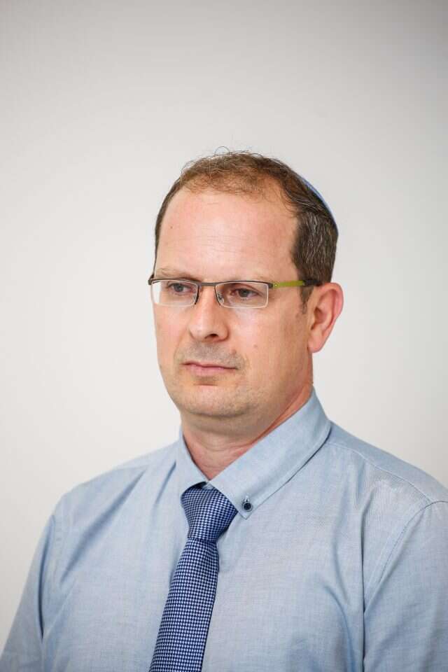 רז נזרי. | אבישג שאר־ישוב רז נזרי. | אבישג שאר־ישוב