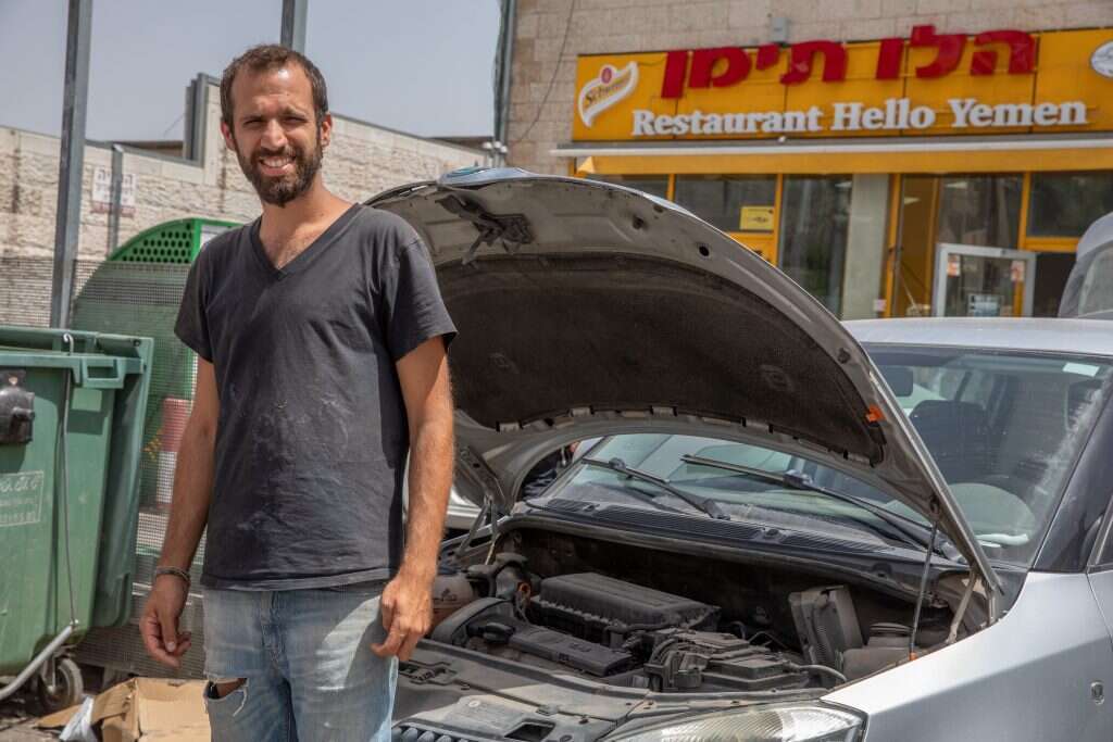 מיכאל מזרחי. | יוסי אלוני