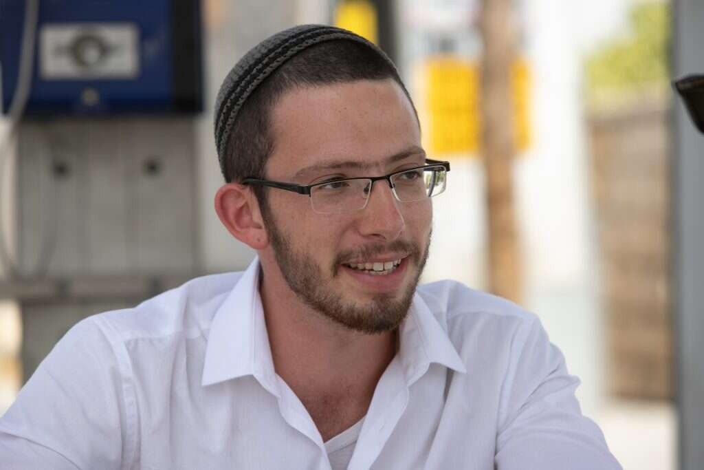 לביא פלס. | יוסי אלוני