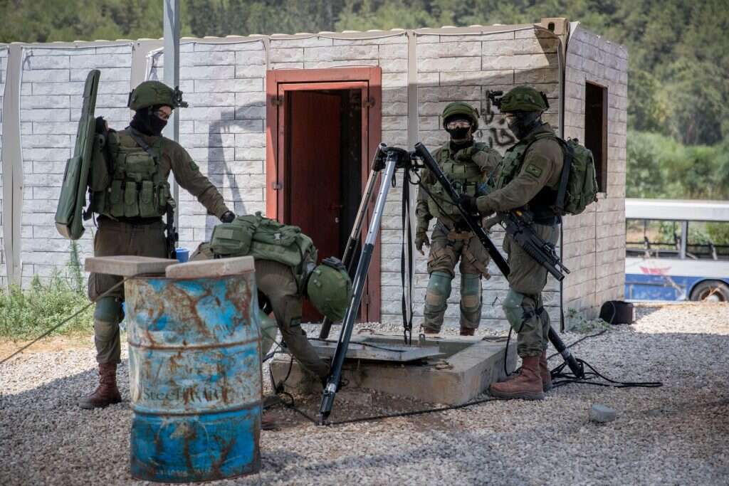 התמודדות מאז צוק איתן עם המנהרות. יונתן זינדל/ פלאש 90 התמודדות מאז צוק איתן עם המנהרות. יונתן זינדל/ פלאש 90