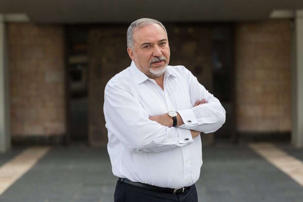 למשוך ממנו בוחרים לליכוד. אביגדור ליברמן. | אבישג שאר-ישוב