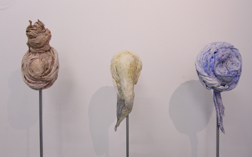 שירה הופמן, גילוי כיסוי, 2017. מתוך כתב העת "דברים בעלמא"