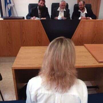 בית הדין הרבני בירושלים, 2003. למצולמים אין קשר לכתבה. | פלאש 90