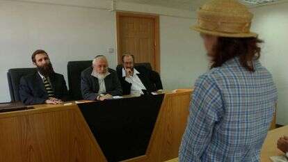 בית הדין הרבני בירושלים, 2003. למצולמים אין קשר לכתבה. | פלאש 90