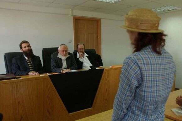 בית הדין הרבני בירושלים, 2003. למצולמים אין קשר לכתבה. | פלאש 90 בית הדין הרבני בירושלים, 2003. למצולמים אין קשר לכתבה. | פלאש 90