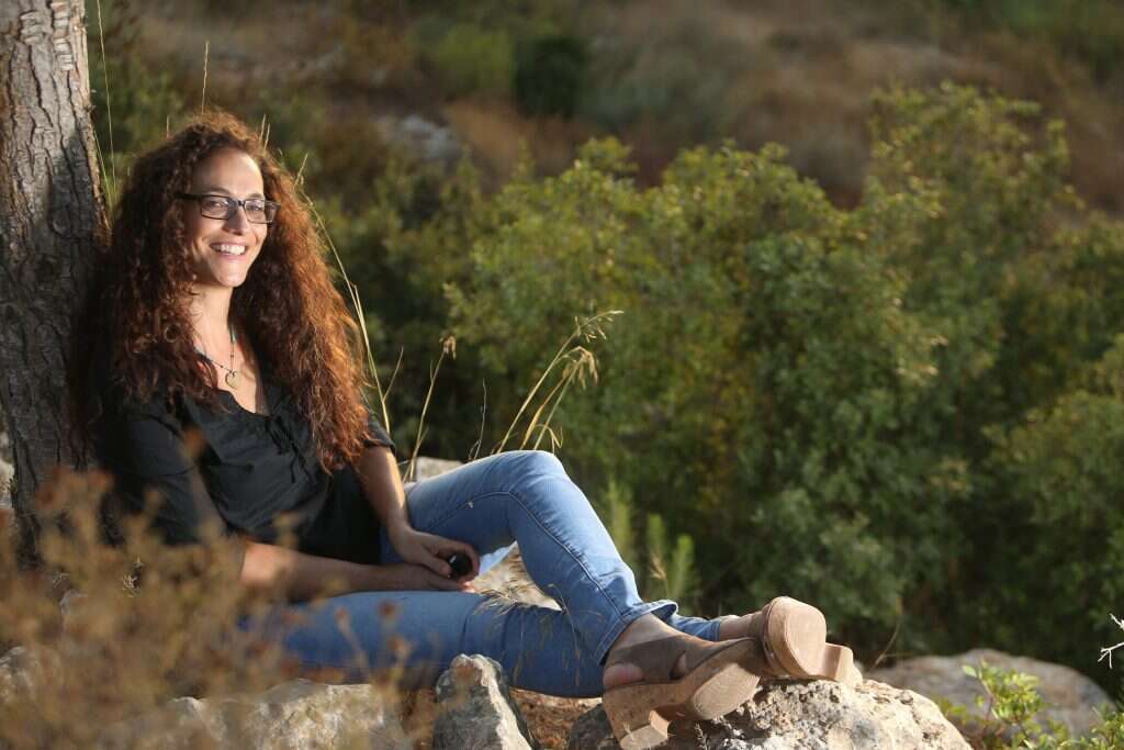 עינת בר יוסף. | מרים צחי