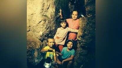 ילדים בסיור עששיות בעיר דוד. | אליהו ינאי