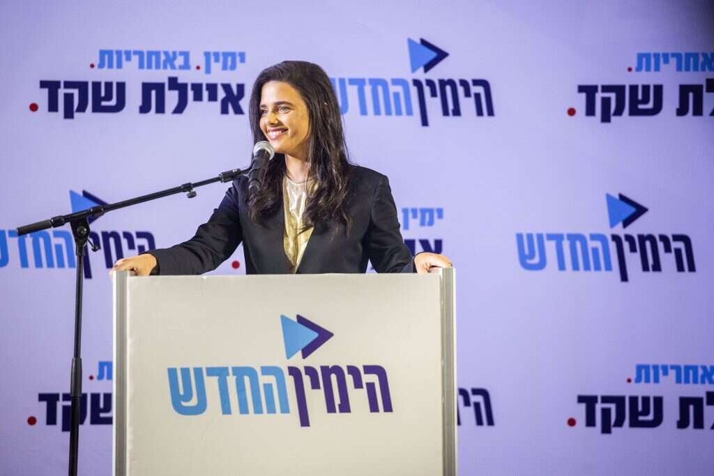 נפתלי בנט ובנימין נתניהו. | אורן בן חקון