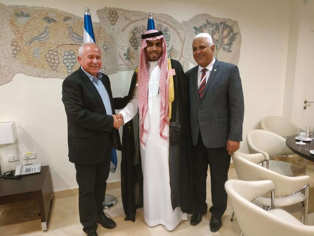 מוחמד סעוד בפגישה עם אבי דיכטר וחסן כעביה, השבוע. | דוברות הכנסת מוחמד סעוד בפגישה עם אבי דיכטר וחסן כעביה, השבוע. | דוברות הכנסת