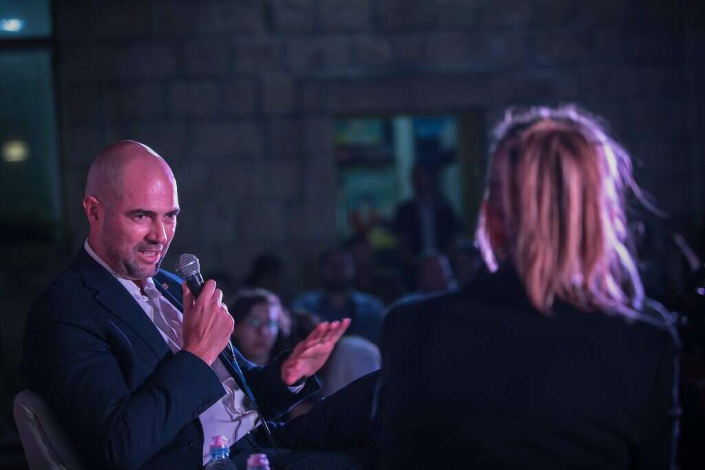 אמיר אוחנה ואמי פלמור, יוני 2019. | אורן בן חקון אמיר אוחנה ואמי פלמור, יוני 2019. | אורן בן חקון