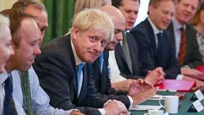 בוריס ג'ונסון בישיבת עבודה ראשונה, אתמול. | גטי אימג'ס בוריס ג'ונסון בישיבת עבודה ראשונה, אתמול. | גטי אימג'ס