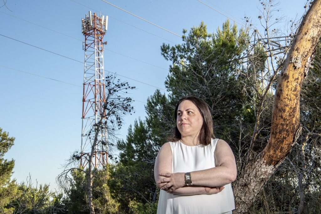 "כל מה שאנחנו שומעים בתקשורת הוא כמה הסלולר נפלא". איריס בנדר. | גיל אליהו, ג'יני