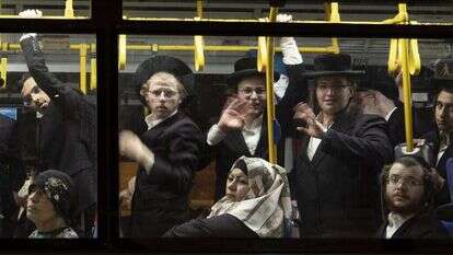 אוטובוס בעיר העתיקה, ירושלים | EPA