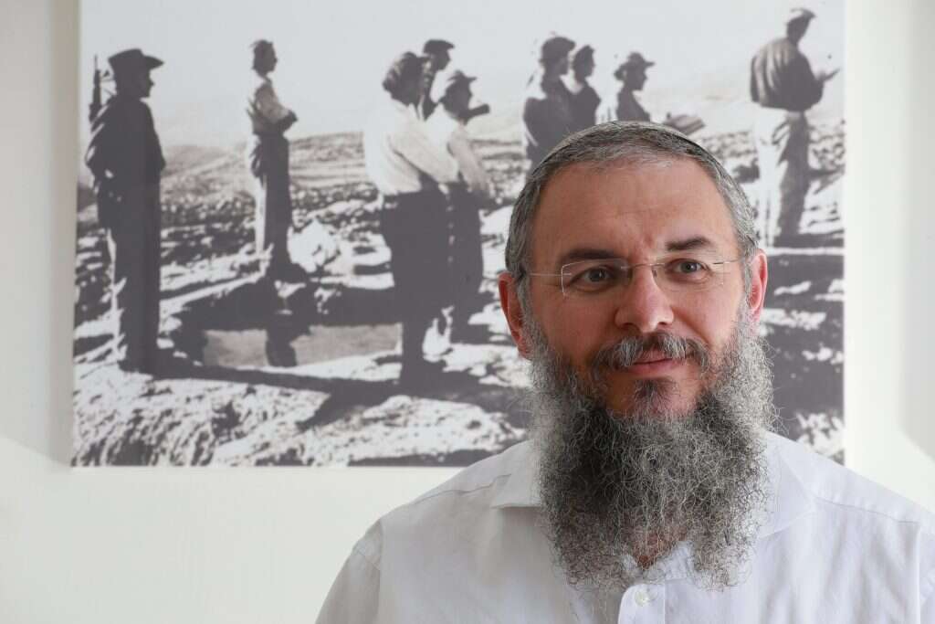 שלמה נאמן. | מרים צחי