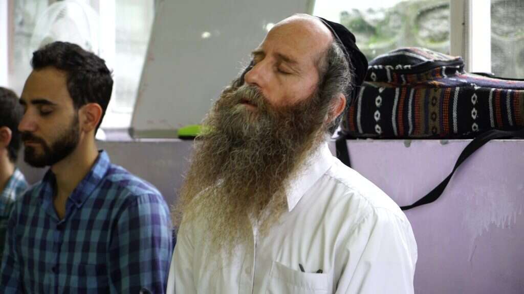 עמית קדם במהלך תרגול דמיון נובע. | מתוך סרטון