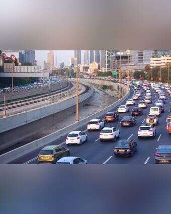 כביש בגין | שאטרסטוק