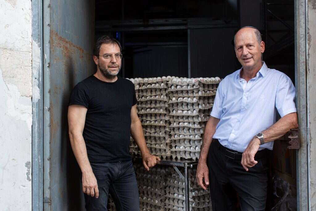 שילוב של רווחת בעלי חיים וערך לתעשייה. פרופ' דני אופן ויהודה אלרם. | אבישג שאר-ישוב