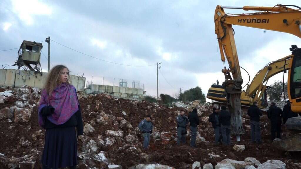 "הייתי ילדה קטנה. אני עדיין קטנה". שירה תמה ניזרי. | מתוך הסרט ביס דוקו