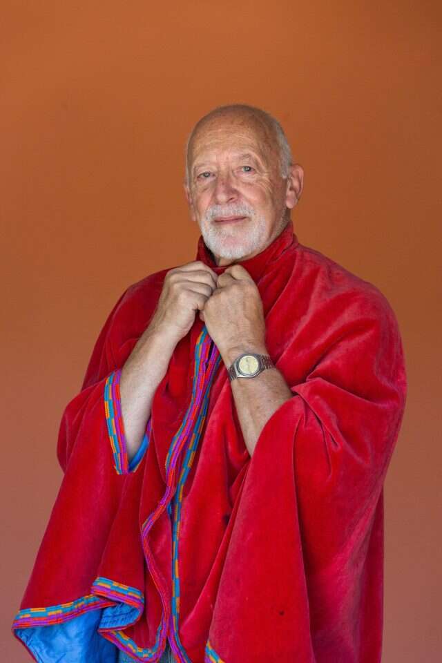 "בשבילי הביטלס היו ארבעה אנשים רגילים שעשו הרבה כסף, והתפקיד שלי היה לשמור על העתיד שלהם". סטיבן מלץ. | אבישג שאר-ישוב "בשבילי הביטלס היו ארבעה אנשים רגילים שעשו הרבה כסף, והתפקיד שלי היה לשמור על העתיד שלהם". סטיבן מלץ. | אבישג שאר-ישוב