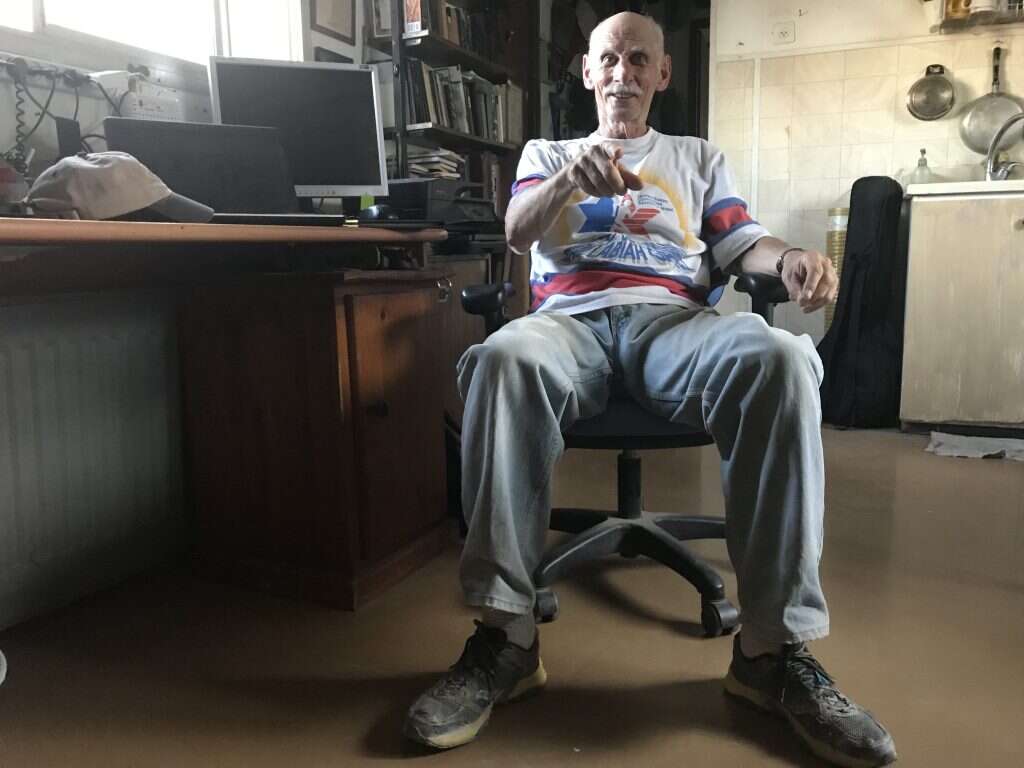 ברוס בריל, כפר אלדד