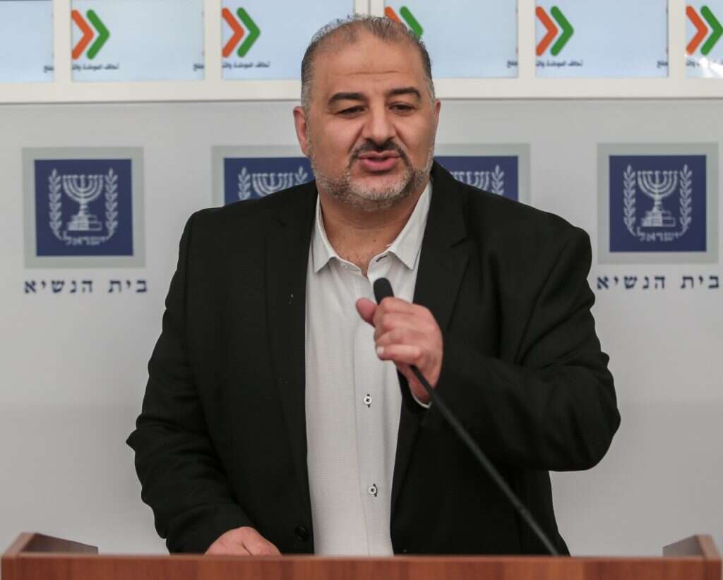 מנסור עבאס. | אורן בן חקון