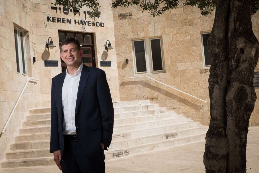 סם גרונדוורג. | הדס פרוש, פלאש 90