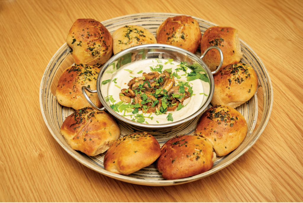 לחמניות שום מקמח כוסמין. | הלל מאיר