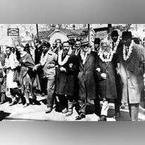 'קינג הינו האות כי א-לוהים לא זנח את ארה"ב' אברהם יהושע השל צועד לצד מרטין לותר קינג, סלמה 1965. | AP