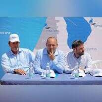 הרב רפי פרץ, נפתלי בנט ובצלאל סמוטריץ'. | EPA