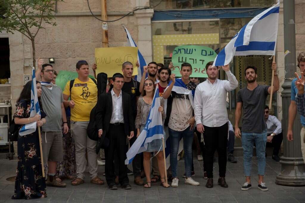 "כן חשוב לנו לומר שהרצח של אבו־ח'דיר לא בא משום מקום". סצנה מתוך הסדרה. | רן מנדלסון, באדיבות יס