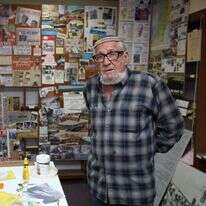 צביקה סלונים ז"ל ב"מוזיאון קדם". | יעקב נחומי, פלאש 90