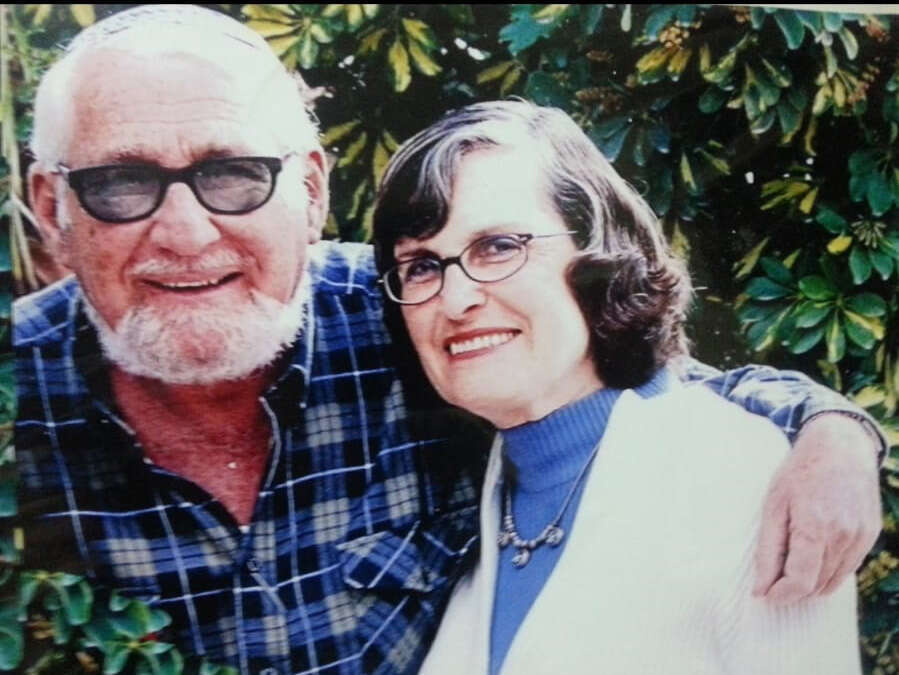 צביקה סלונים עם רעייתו רחל. | באדיבות המשפחה צביקה סלונים עם רעייתו רחל. | באדיבות המשפחה